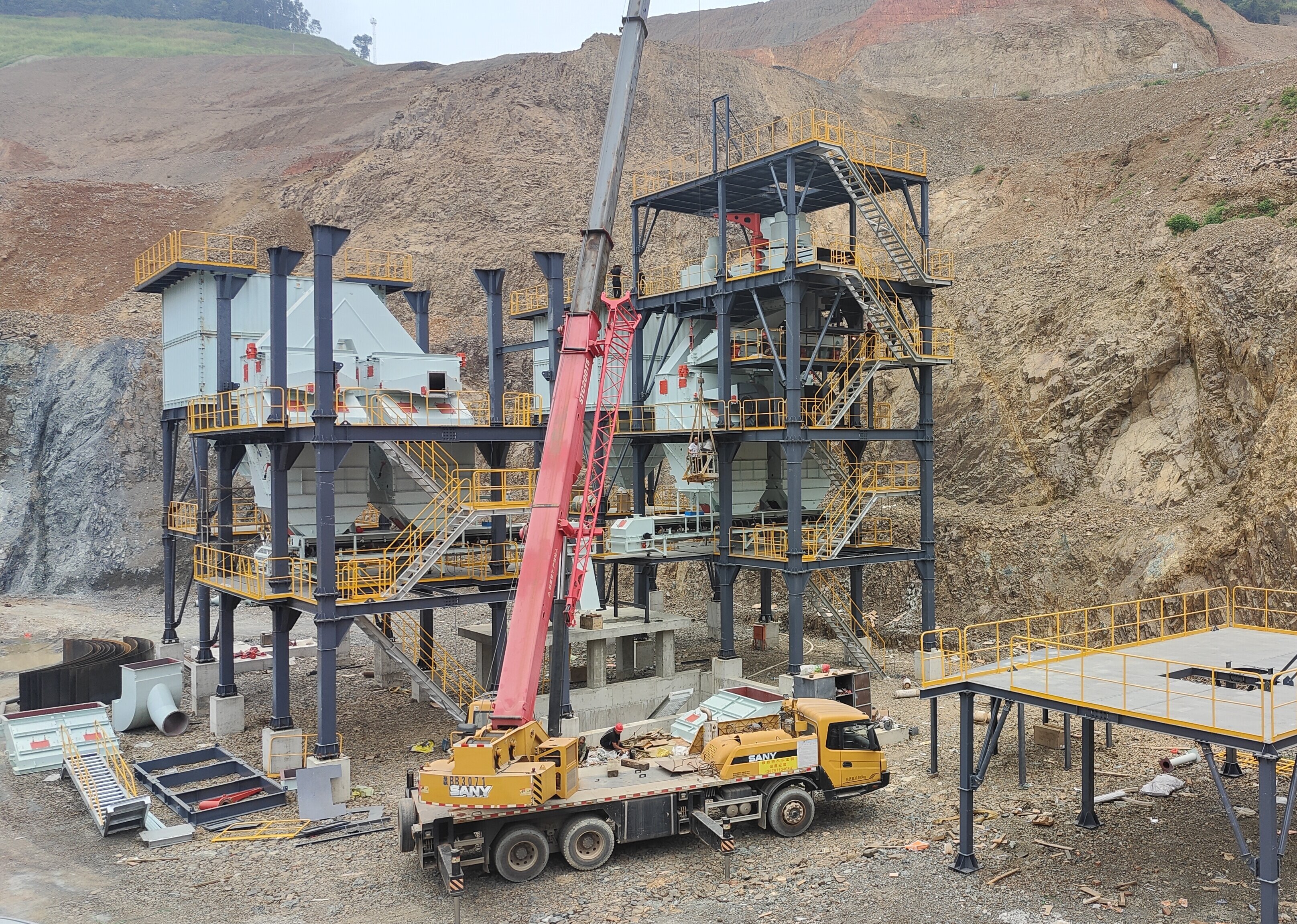 突破行業(yè)瓶頸！新型干法制砂樓實(shí)現配比可調、含粉率可控 引領(lǐng)綠色制砂新變革